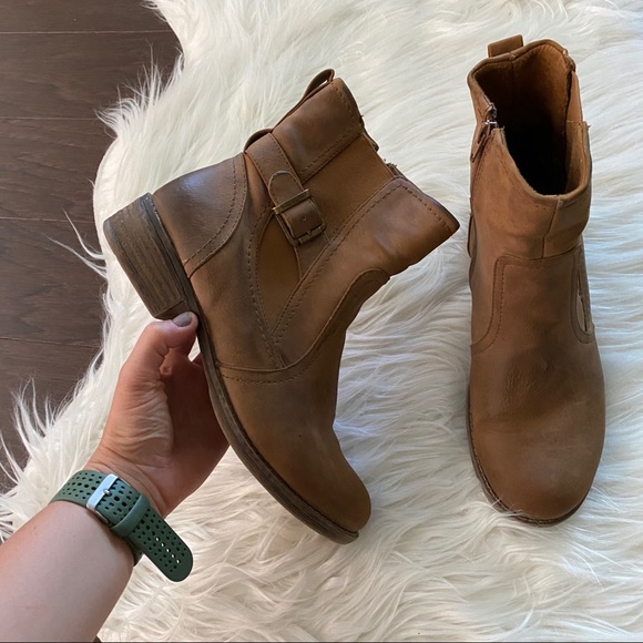 baretraps ankle boots